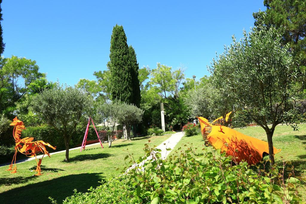 Kyriad Aix-En-Provence Mas Des Oliviers Dış mekan fotoğraf