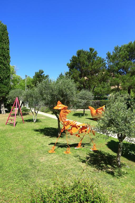 Kyriad Aix-En-Provence Mas Des Oliviers Dış mekan fotoğraf